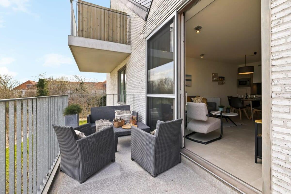 Huswell - Apartment With Natural Swimming Pool Middelkerke Buitenkant foto