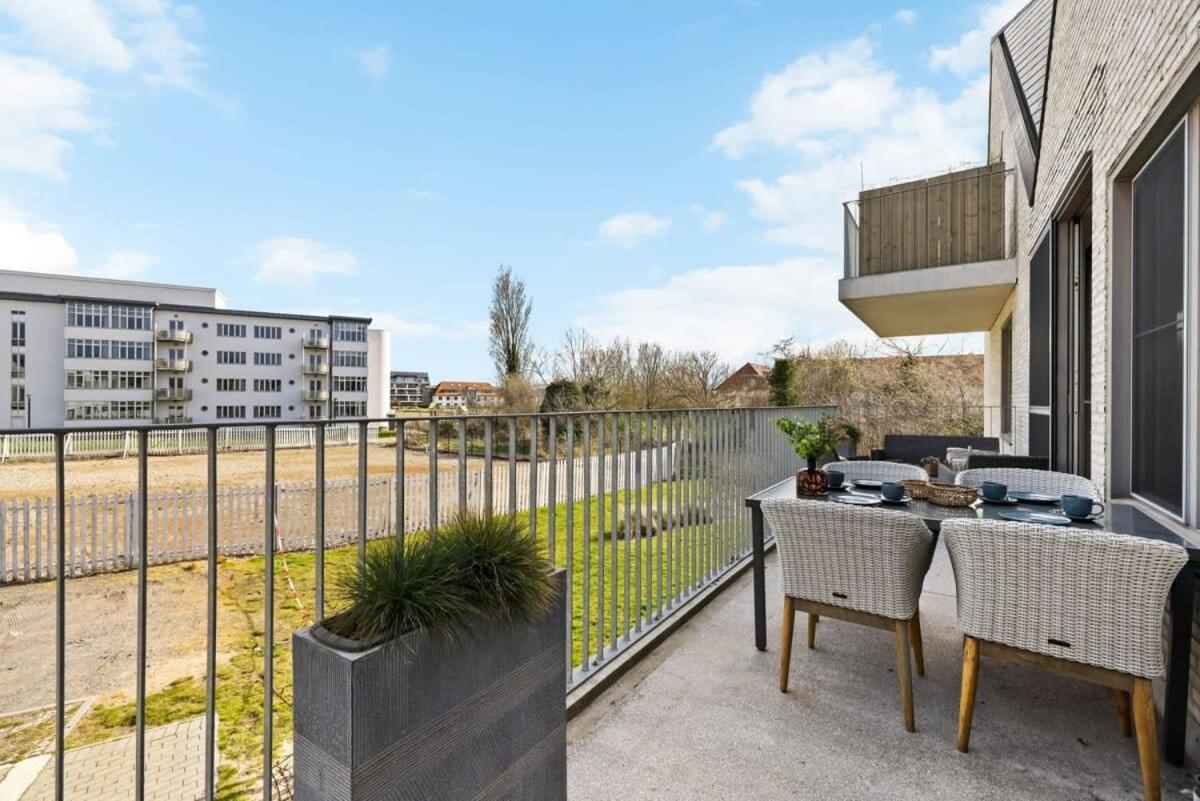 Huswell - Apartment With Natural Swimming Pool Middelkerke Buitenkant foto
