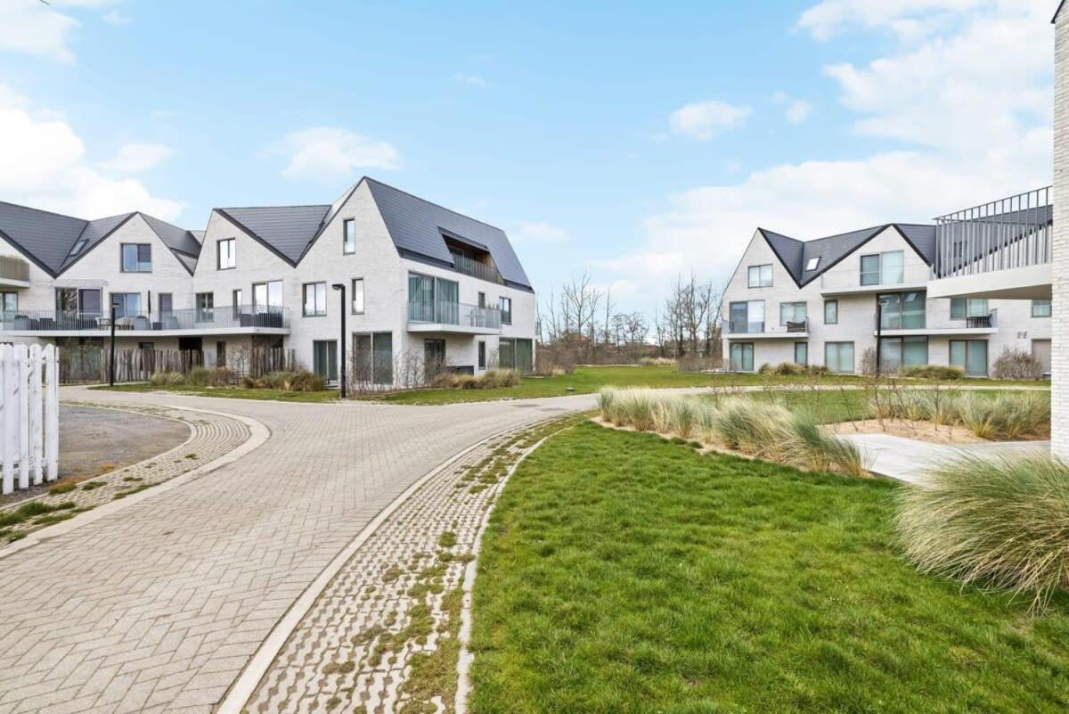Huswell - Apartment With Natural Swimming Pool Middelkerke Buitenkant foto