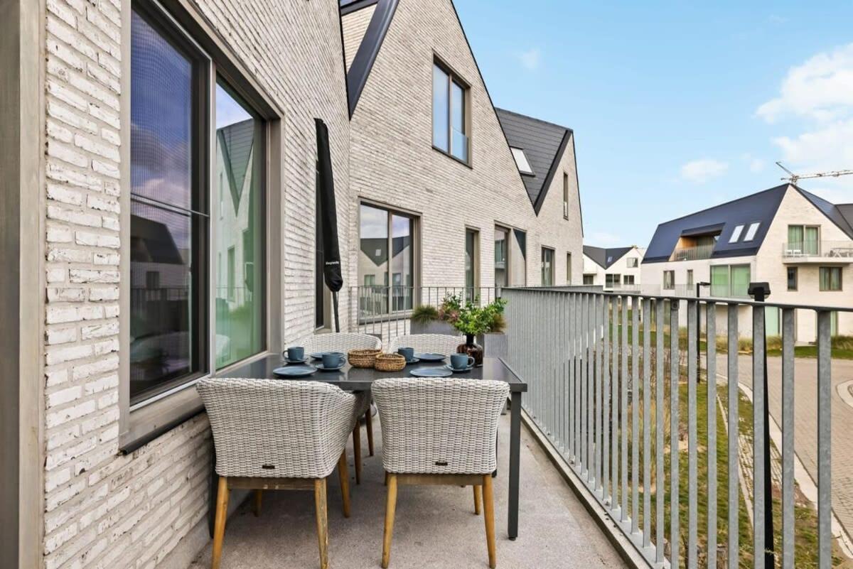 Huswell - Apartment With Natural Swimming Pool Middelkerke Buitenkant foto