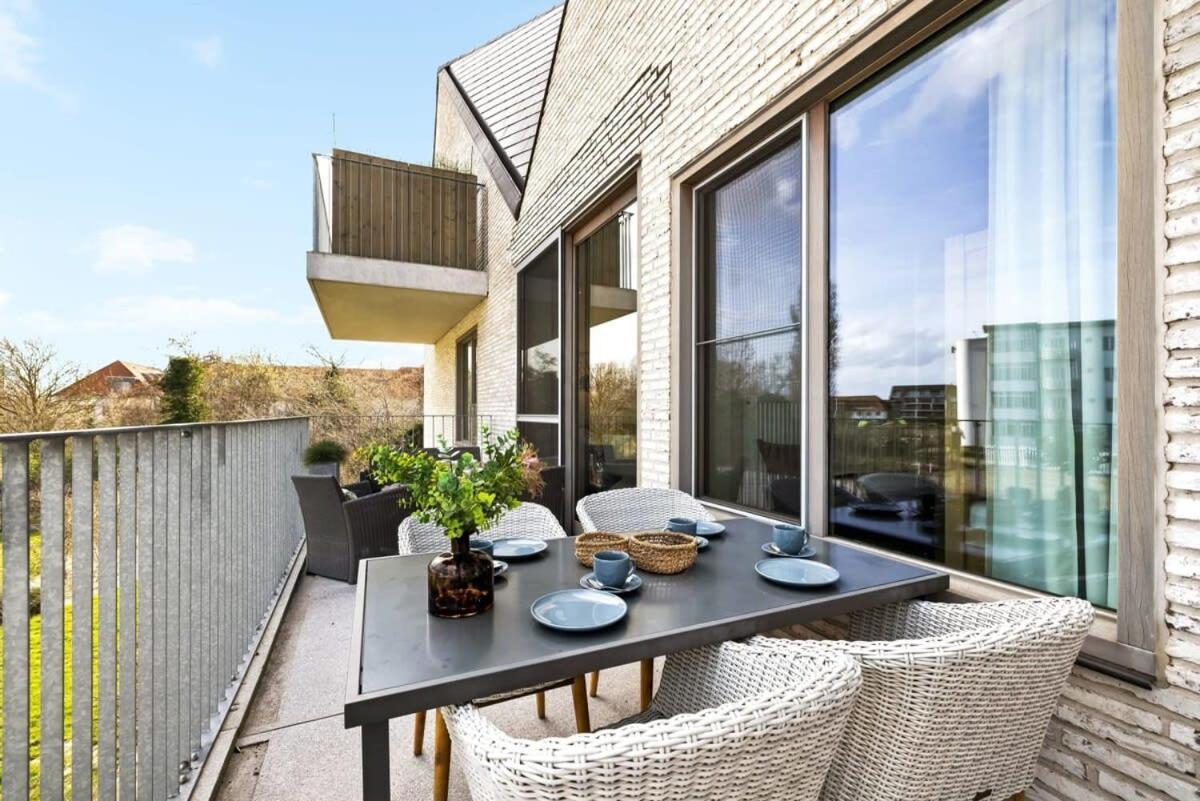 Huswell - Apartment With Natural Swimming Pool Middelkerke Buitenkant foto